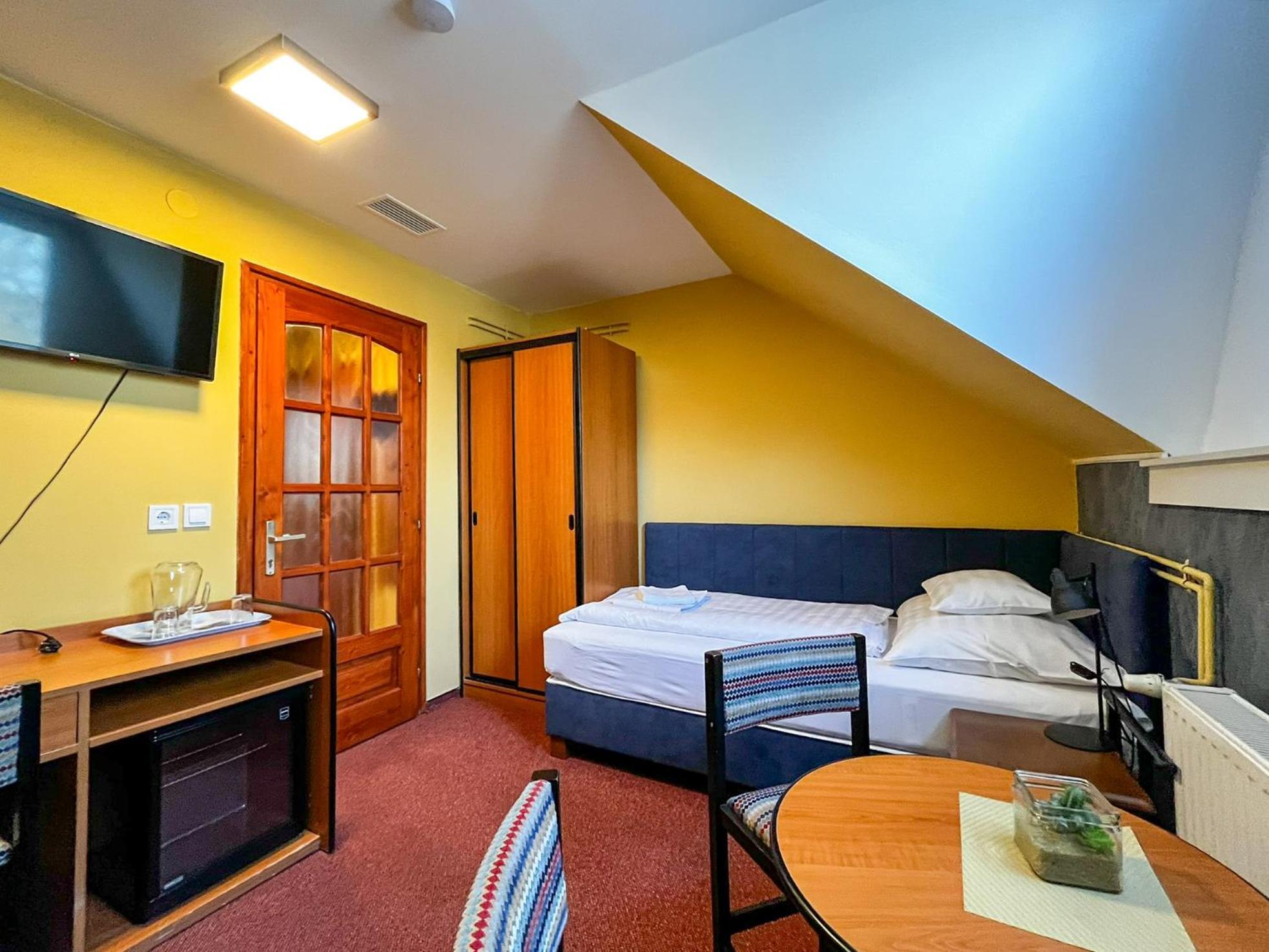 Kisviza Vendeghaz Hotel Байя Екстериор снимка